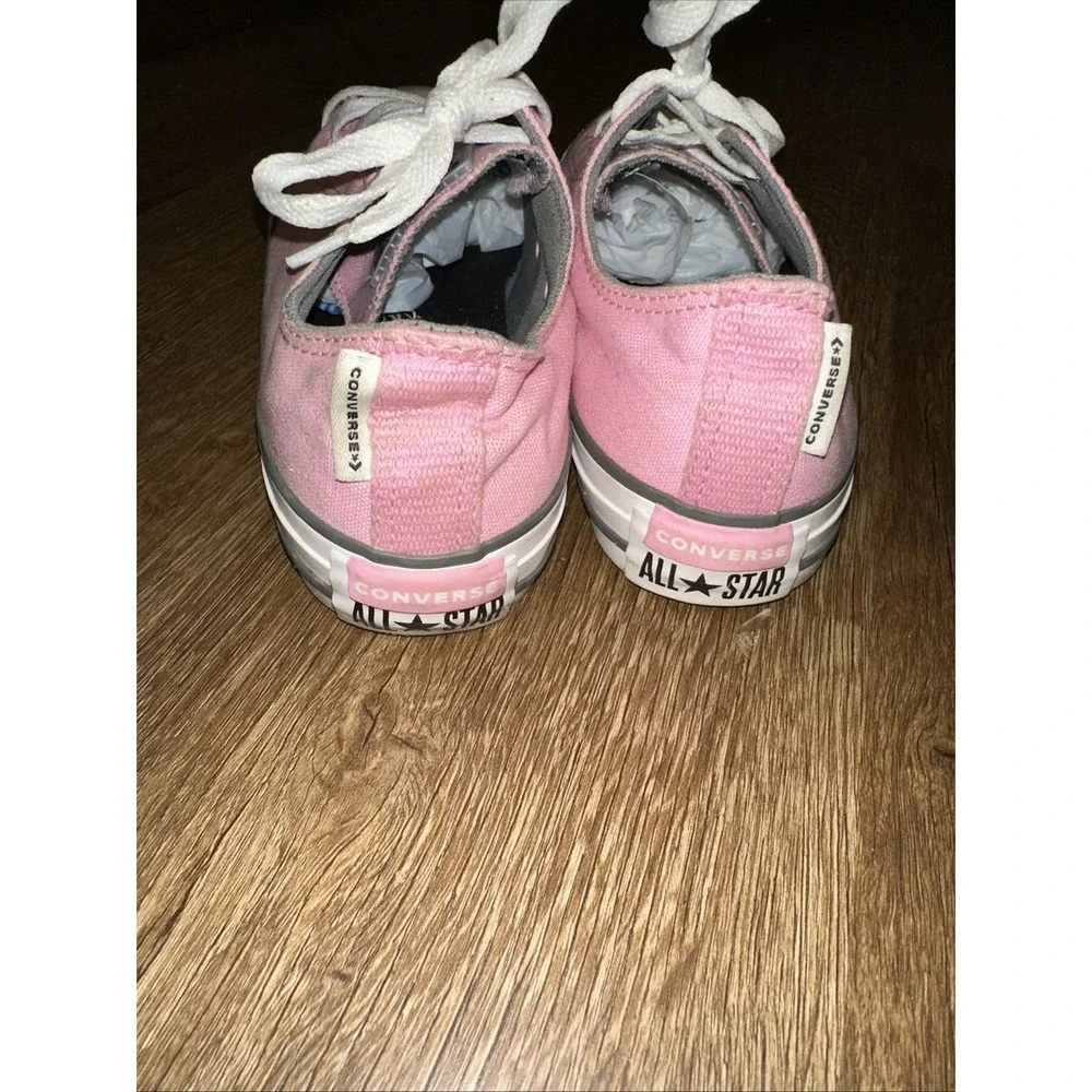 Converse Chuck Taylor‎ All Star Pink Low Top Sneakers Womens Size 5 Canvas
